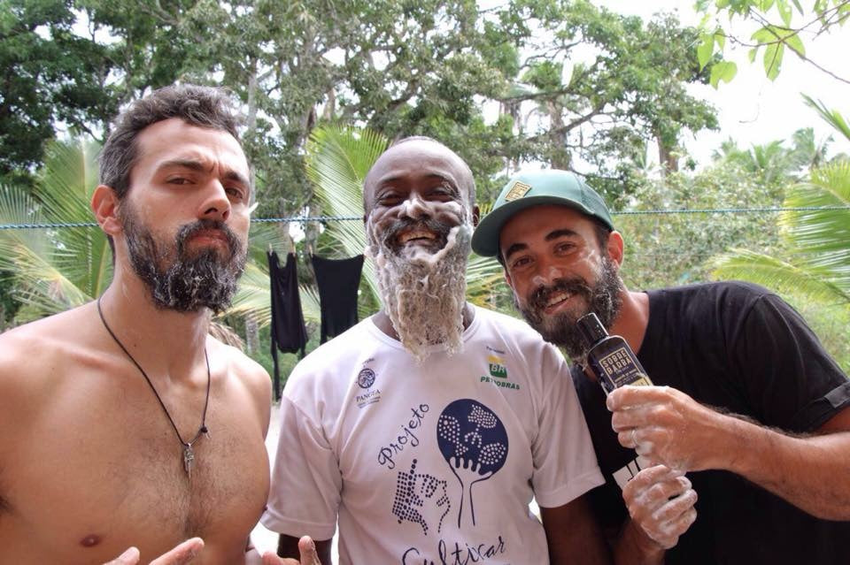 Lavando a Barba com Seu João