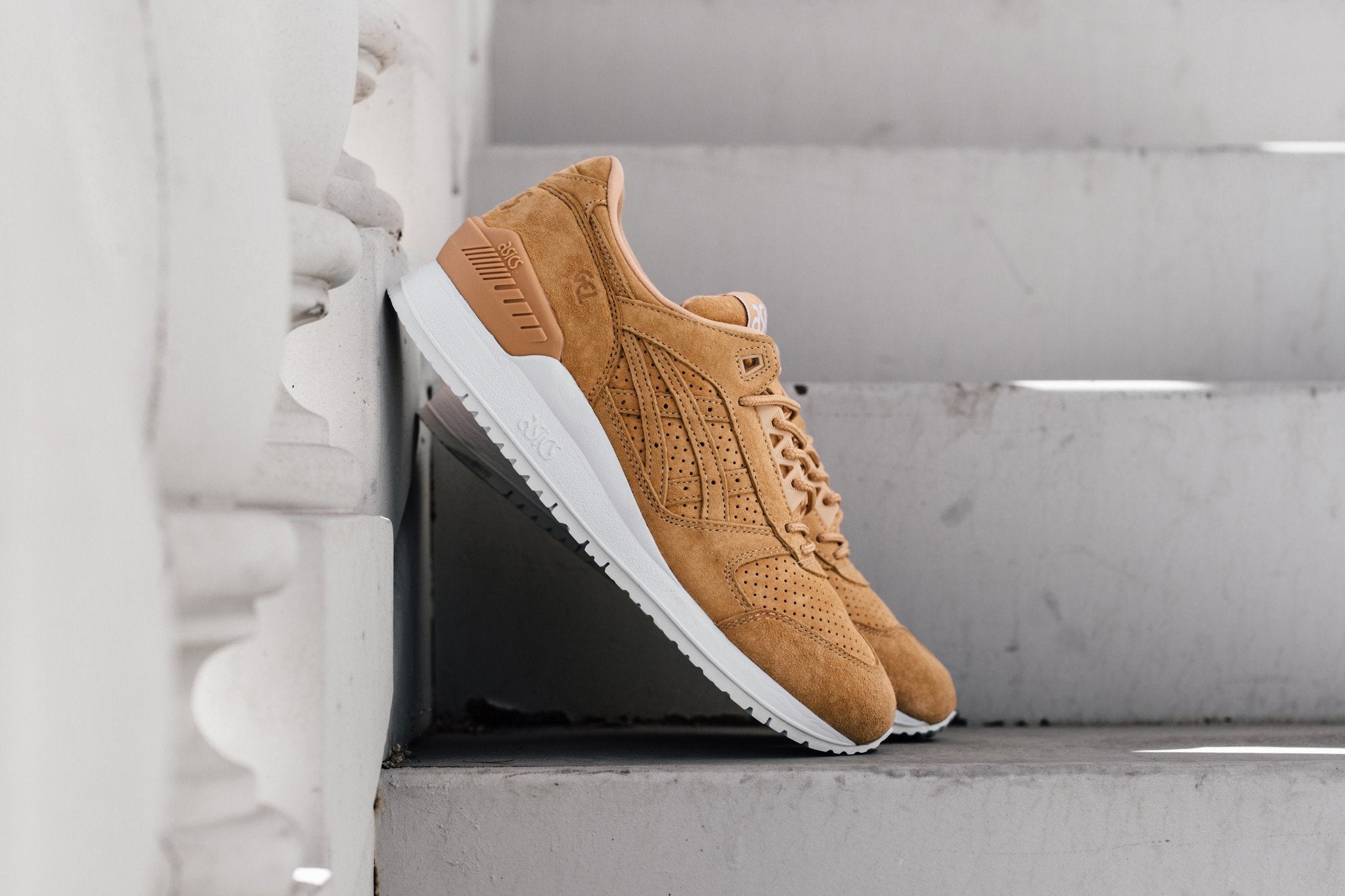 asics gel respector clay