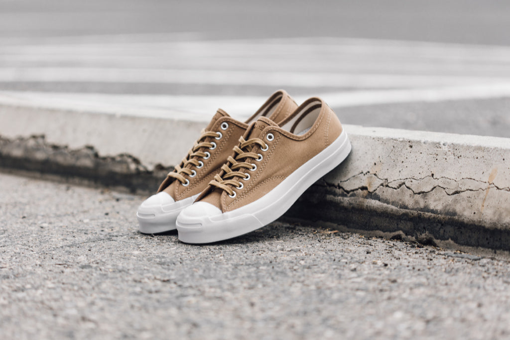 vulgaritet løst Belønning Converse Jack Purcell Signature Low in Sand Dune Available Now – Feature