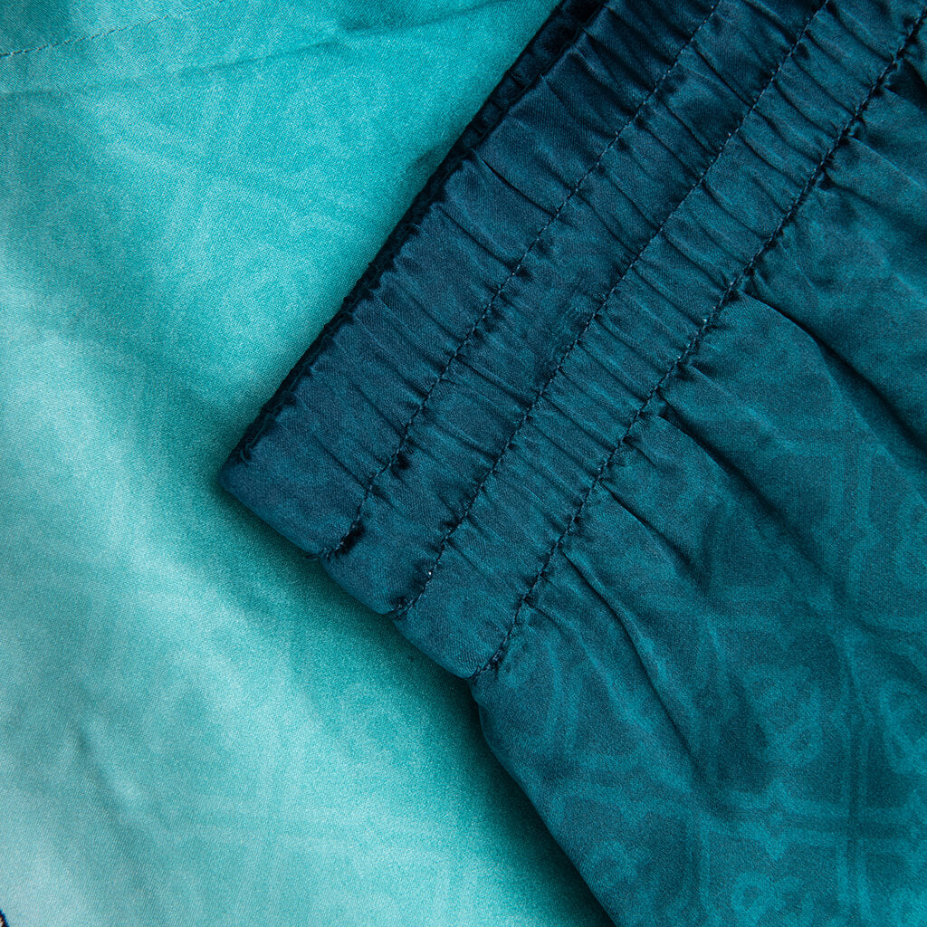 La Deesse Du Stade Silk Shorts - Multicolor