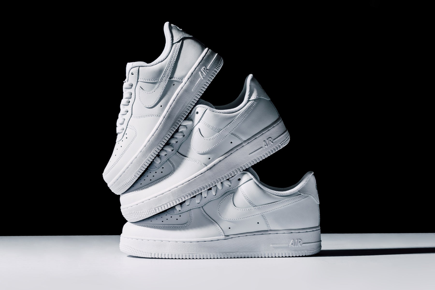 caliente Consejo crecimiento A Family Sneaker Classic: Nike Air Force 1 'Triple White' – Feature
