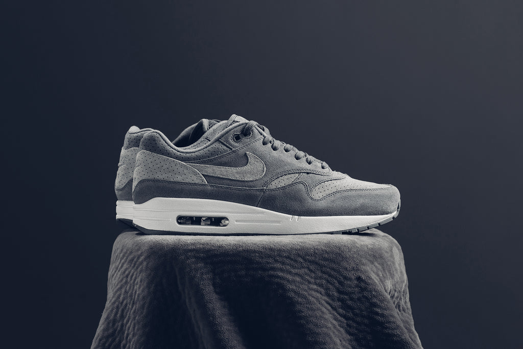 air max 1 perforated grey