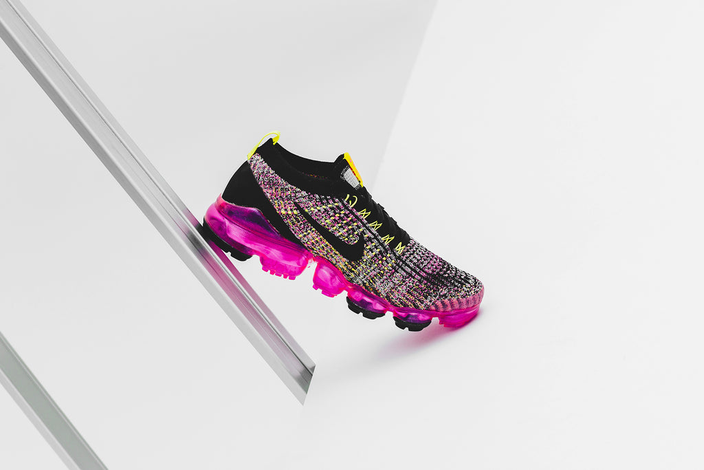 nike air vapormax flyknit 3 women's black and pink