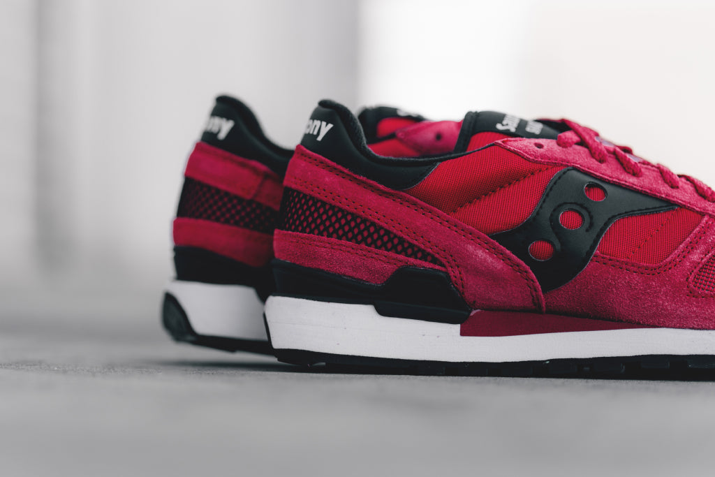 saucony shadow red black