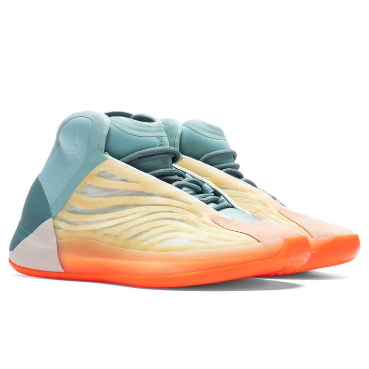 Adidas Originals Yeezy Quantum - Hi-Res Coral – Feature