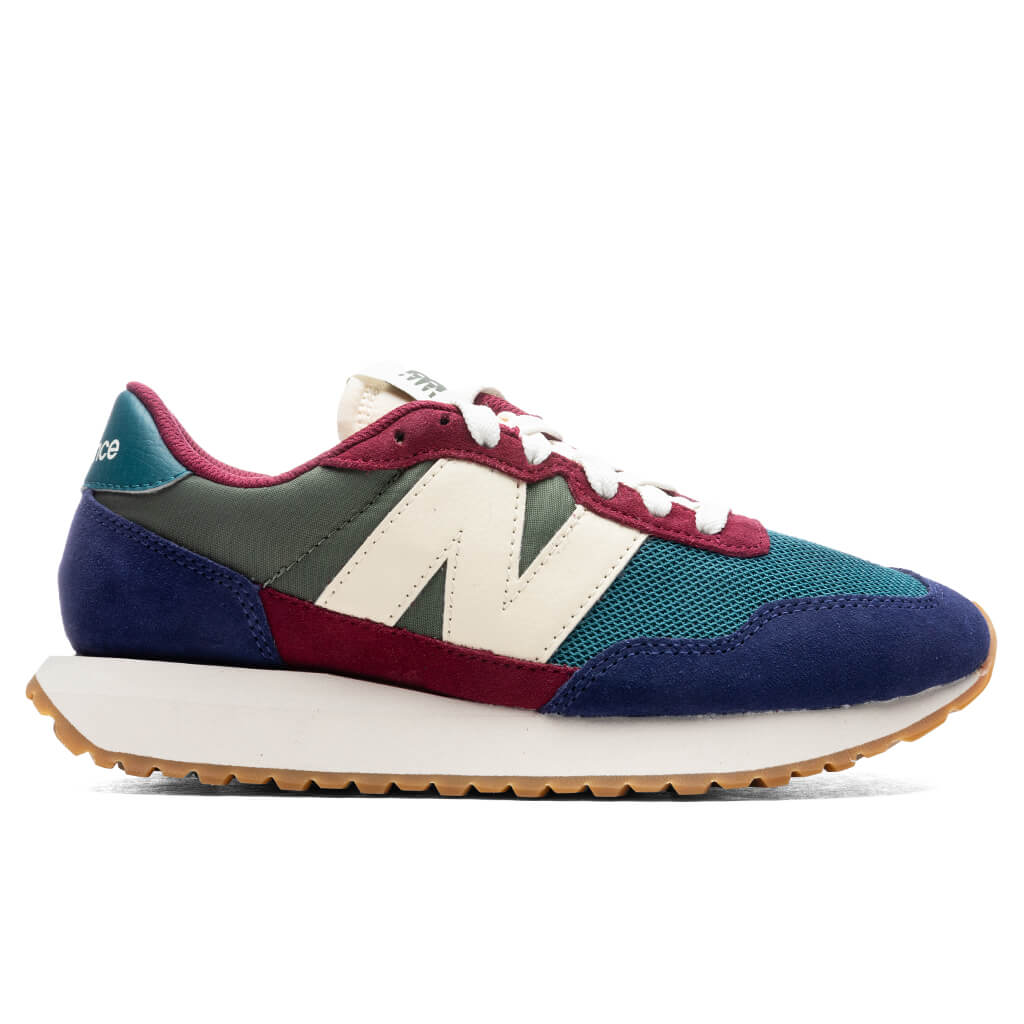 new balance women retro