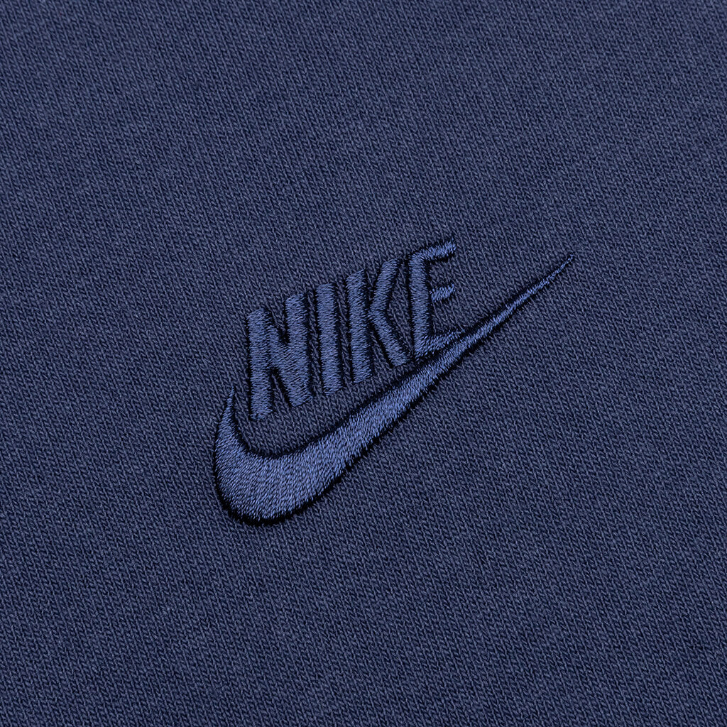 Nike Sportswear Premium Essential T-Shirt - Midnight Navy – Feature