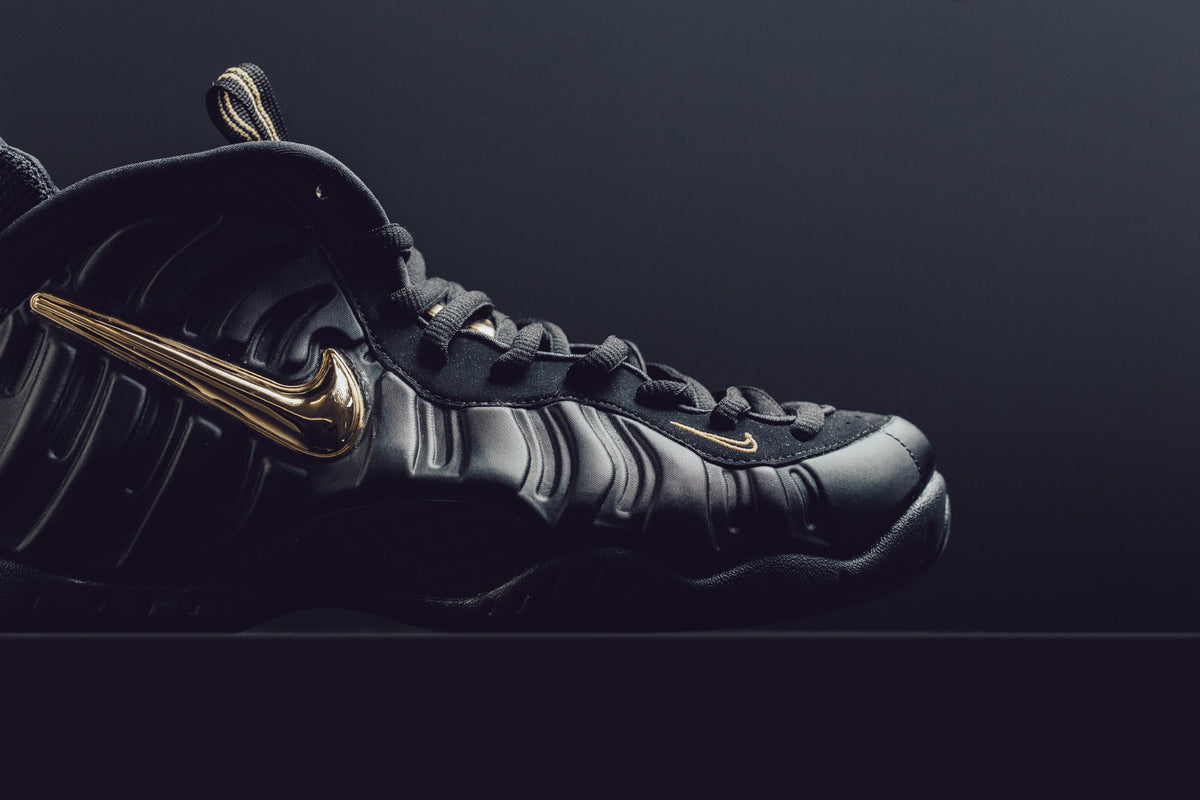 nike air foamposite pro black metallic gold