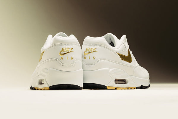 Publicidad no Superior White and Gold Nike Air Max 90/1 – Feature