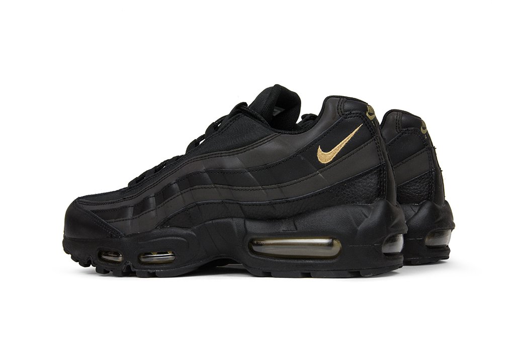 black n gold air max 95