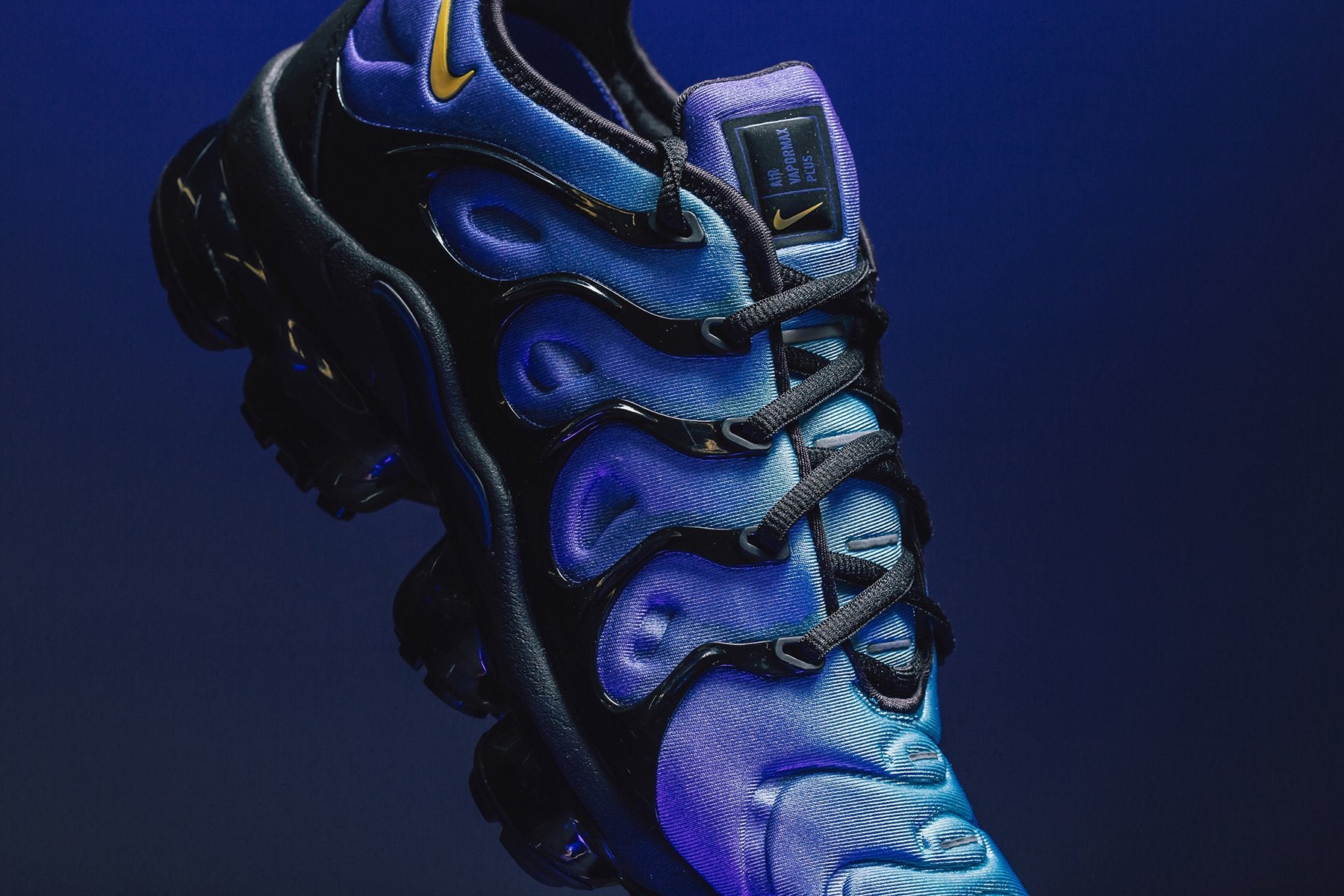 nike vapormax plus hyper blue