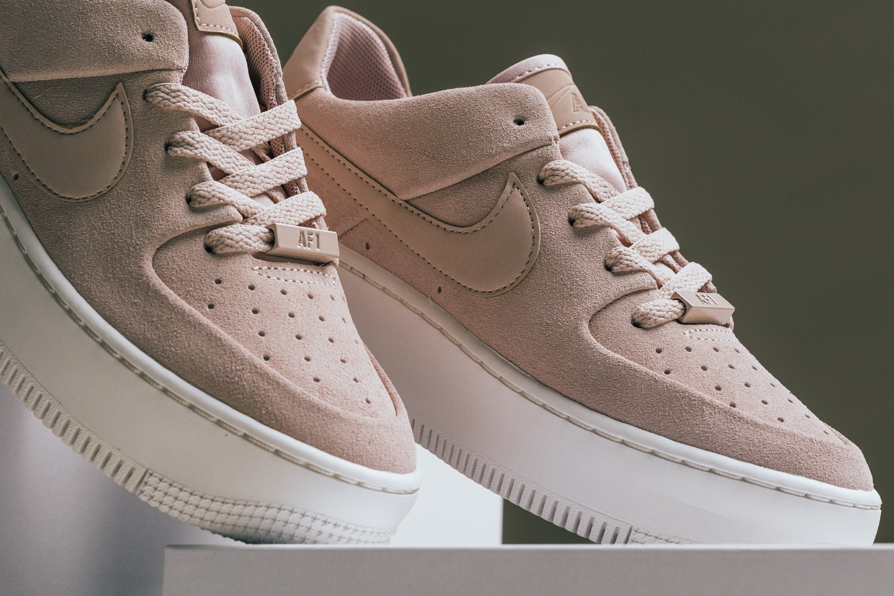 nike sage low particle beige