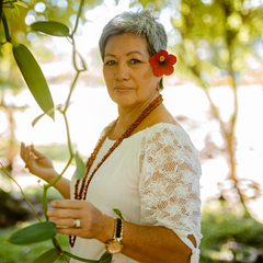 Shelley Burich - growing vanilla in Samoa