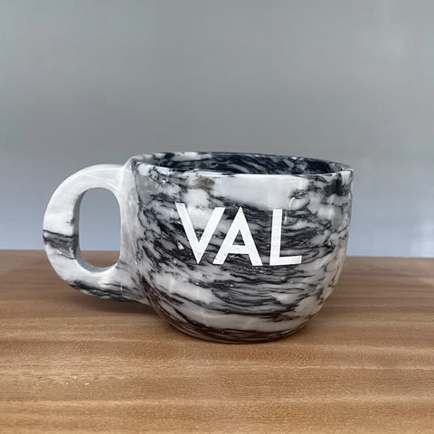 Taza de mármol grande con grabado sin tinta