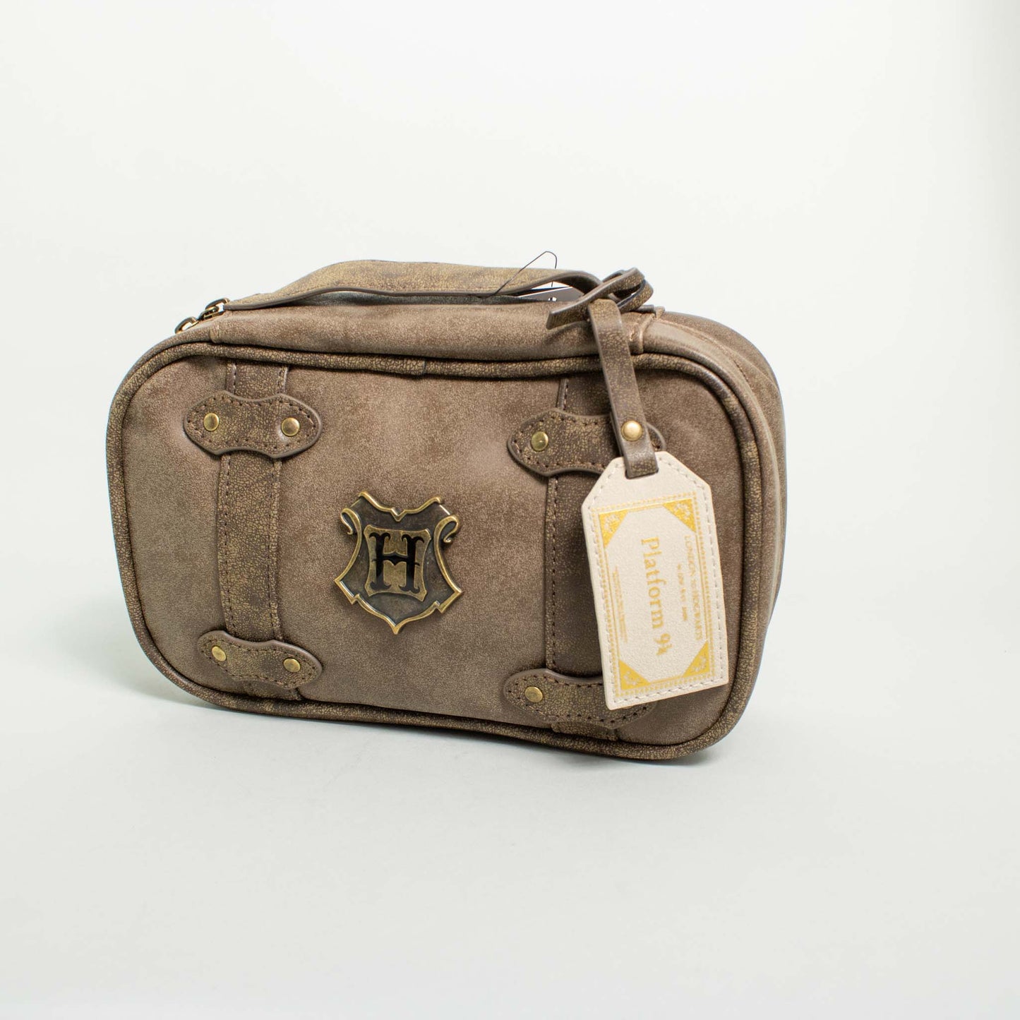 Bioworld Merchandising. Harry Potter Hogwarts Travel Cosmetic Bags - Set of  3