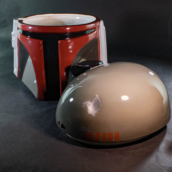 Star Wars The Mandalorian Helmet 20 oz. Ceramic Camper Mug – Cuppow  Collectibles LLC