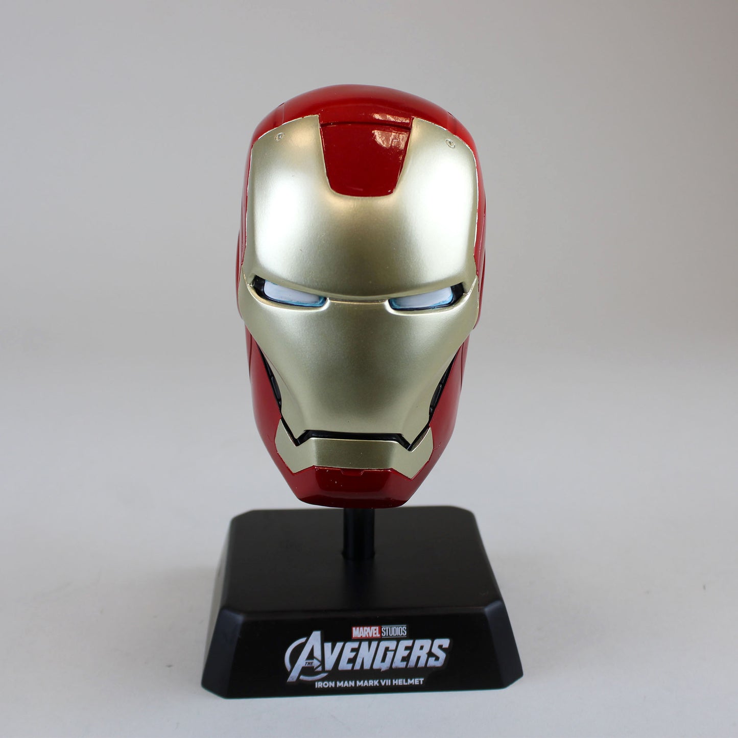 Star-Lord (Marvel Legends) Legacy Collection Light-Up Replica Helmet –  Collector's Outpost