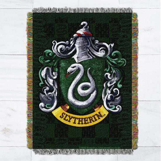 Harry Potter House of Gryffindor Crest - Gryffindor, Slytherin, Ravenc –  Biscotte Yarns