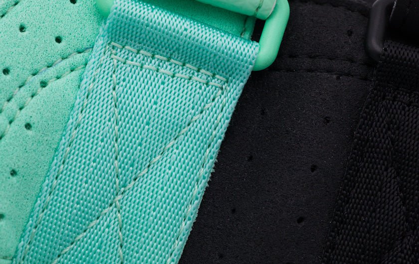 So iLL street lv in teal and black Climbing Shoe close up of webbing