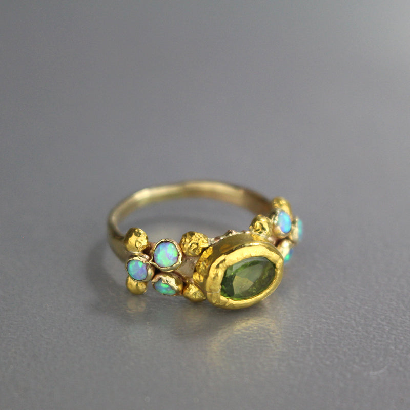 Solid Gold Peridot Caterina Ring – Yifat Bareket Jewelry Designs