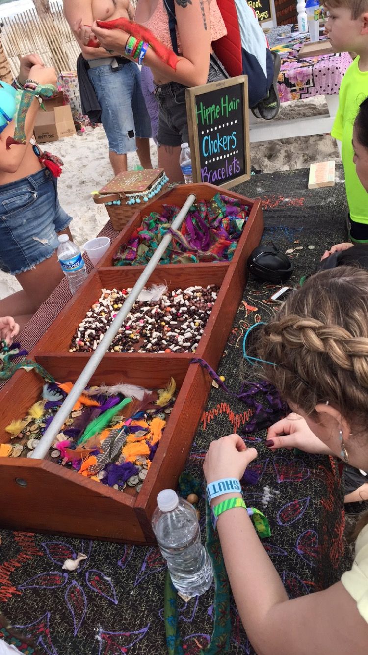Crafts at Hangout Music Festival