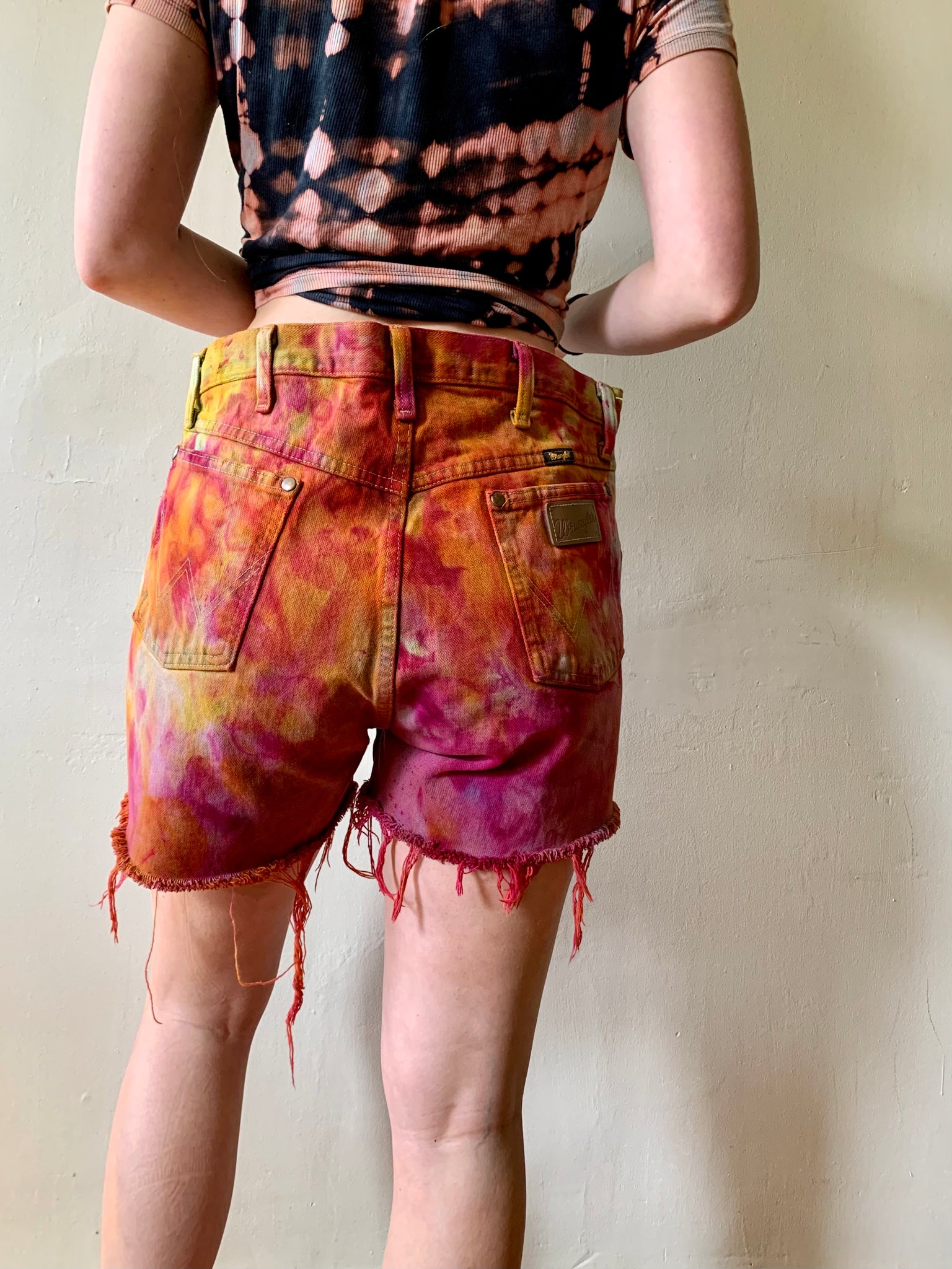 Tie Dye Wrangler Cut Off Shorts – REEEGAN