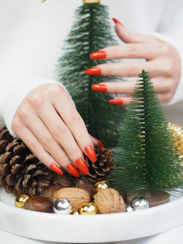 Gifts for Christmas: Beautiful fingernails by yourself
