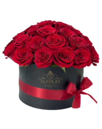 Ramo Buchón de Rosas Rojas, Blancas y Rosas: Elegancia Adornada con Corona