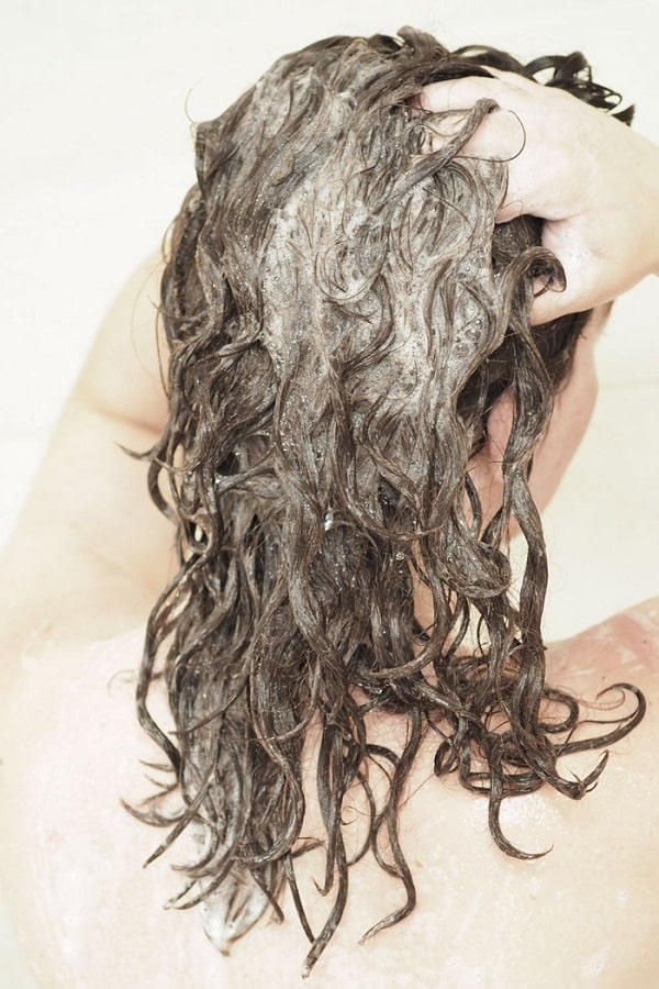 Hloubkové čištění kudrnatých vlasů