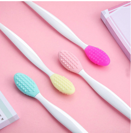 Image of Silicone Lip and Face Exfoliating tool