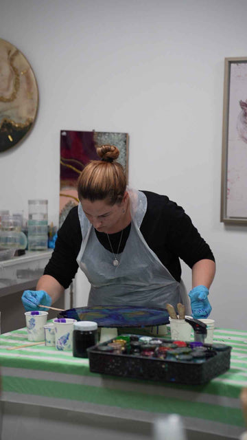 Resin Art Workshop Dubai, UAE 13.jpg__PID:f778a503-fb6c-4870-8b62-ab78bcf468a6