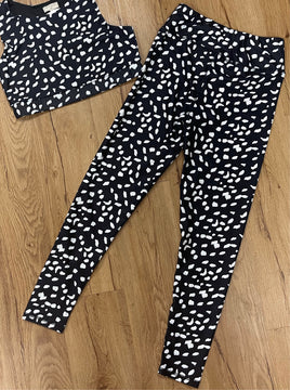 Youth black with white dots active legging