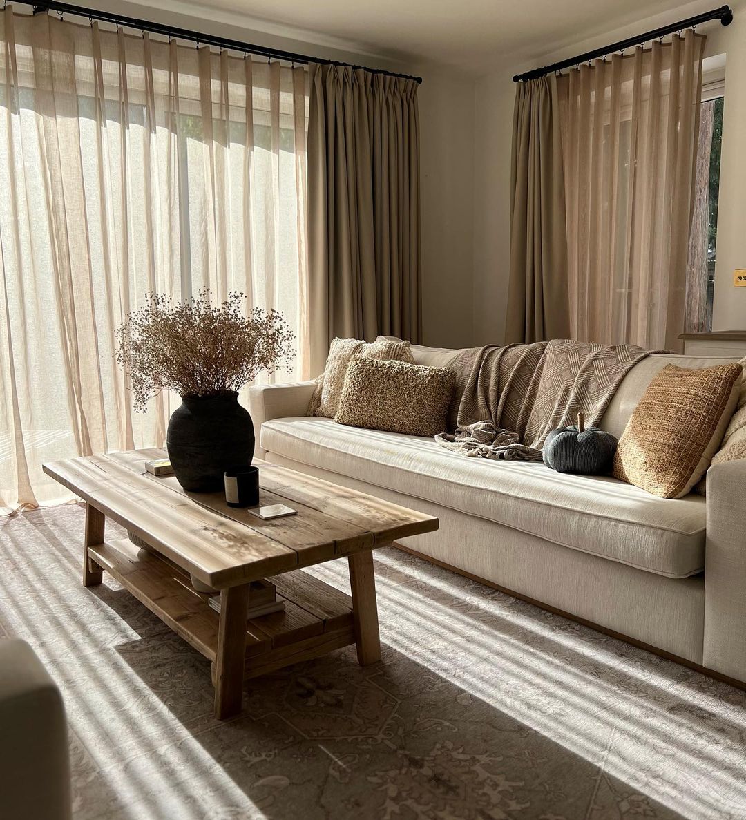 7 Curtain Trends to Enhance Your Living Room Decor