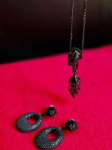 leopard chain  chandelier black necklace and earrings