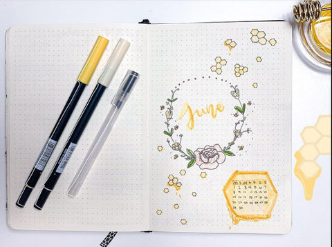 Bee spread by @kaytierosebujo