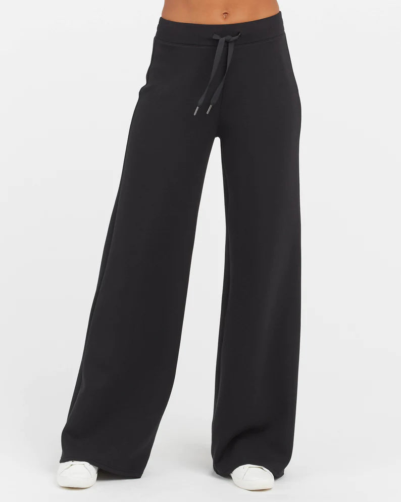 SPANX air essential tapered pant black small -NEW