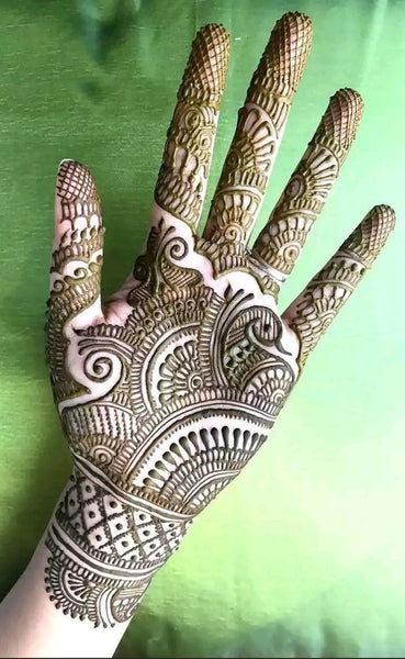 Navratri 2023 Simple Mehndi Designs: नवरात्रि पर अब तक नहीं रचाई हाथों में  मेहंदी, झटपट देखें ये 5 लेटेस्ट डिजाइन - Navratri special latest beautiful  and simple 5 mehndi design for women