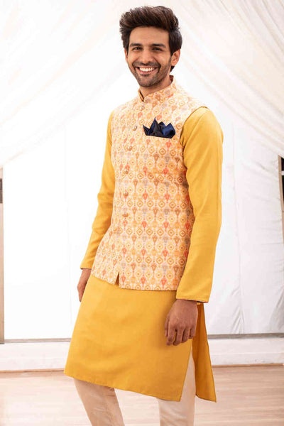 Pin by Shakir Ali on Shakir ali | Wedding kurta for men, Haldi outfit,  Groom dress men