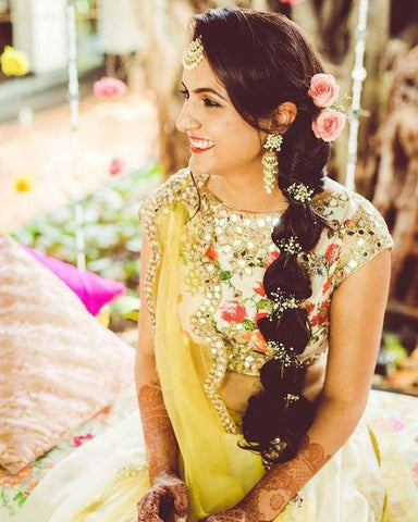 Sea shell jewellery, floral chandeliers, sunshine colours: Rana's wedding  celebrations begin with haldi ceremony for Miheeka | Telugu Movie News -  Times of India