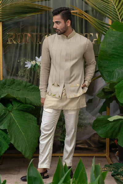 Grab The Attention With These Amazing Haldi Ceremony Outfits | Gents kurta  design, Mens kurta designs, Fashion suits for men