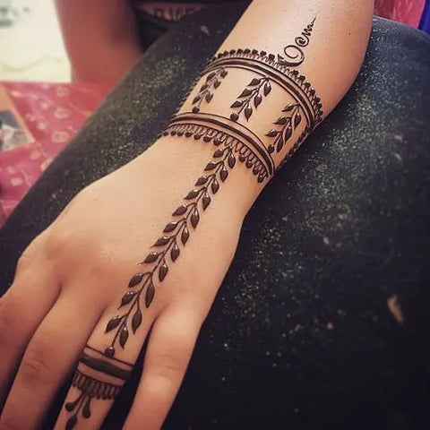 New Easy Simple Mehndi Design for Women