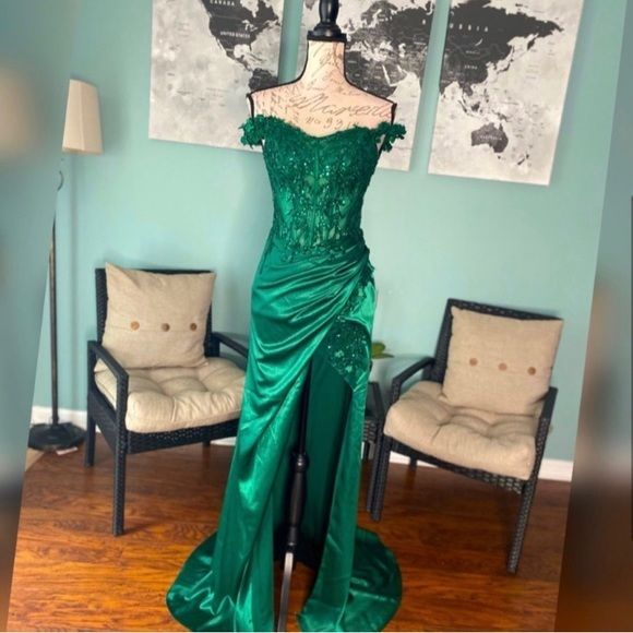 Top 50 Emerald Green Reception Dress Designs