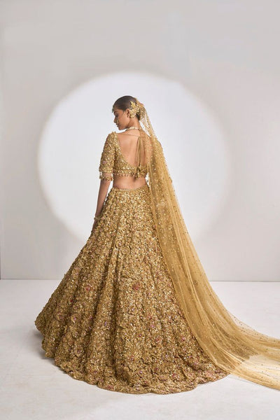 Top 100+ Golden Bridal Gown Designs