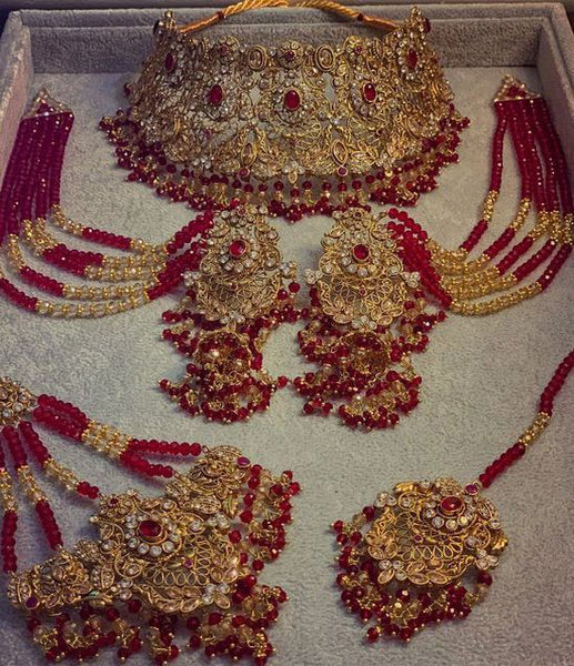 Top 150+ Bridal Necklace Designs: Finding the Perfect Match for Your Lehenga