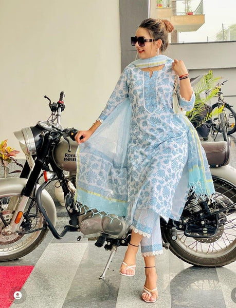 Top 100+ Kurtis for Summer Weddings: Stay Stylish in the Heat