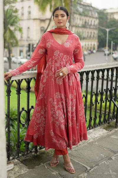 Top 100+ Kurtis for Summer Weddings: Stay Stylish in the Heat