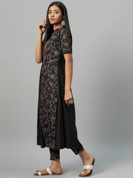 Top 100+ Kurtis with Layered Detailing: Dimensional and Textured