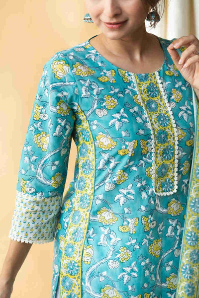 Top 100+ Kurtis with Printed Yoke: Unique and Eye-Catching