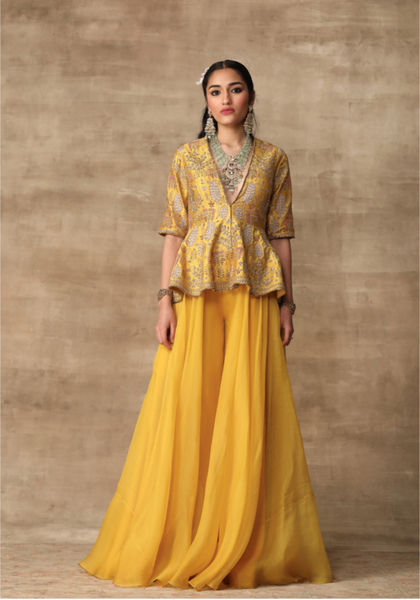 Top 100+ Mustard Yellow Indo-Western Dress Designs: Trendy and Chic for Gatherings