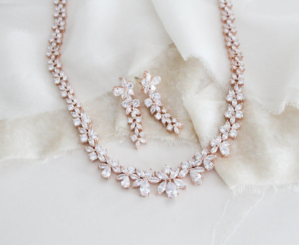 Top 100+ Rose Gold Necklaces: Luxurious & Elegant Touches